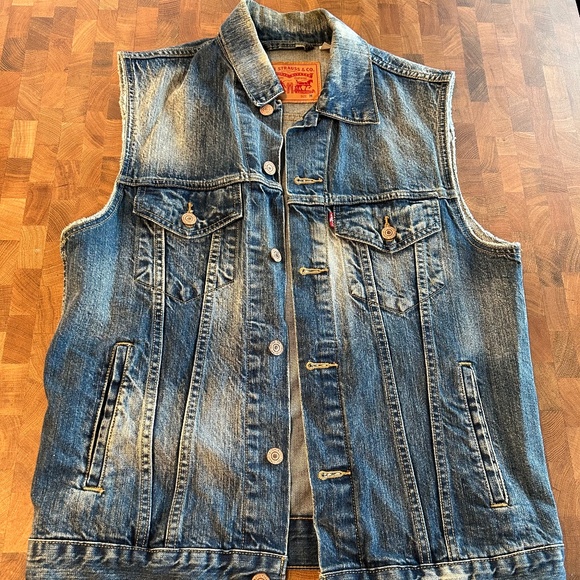 Levi's Denim Vest - Picture 1 of 3